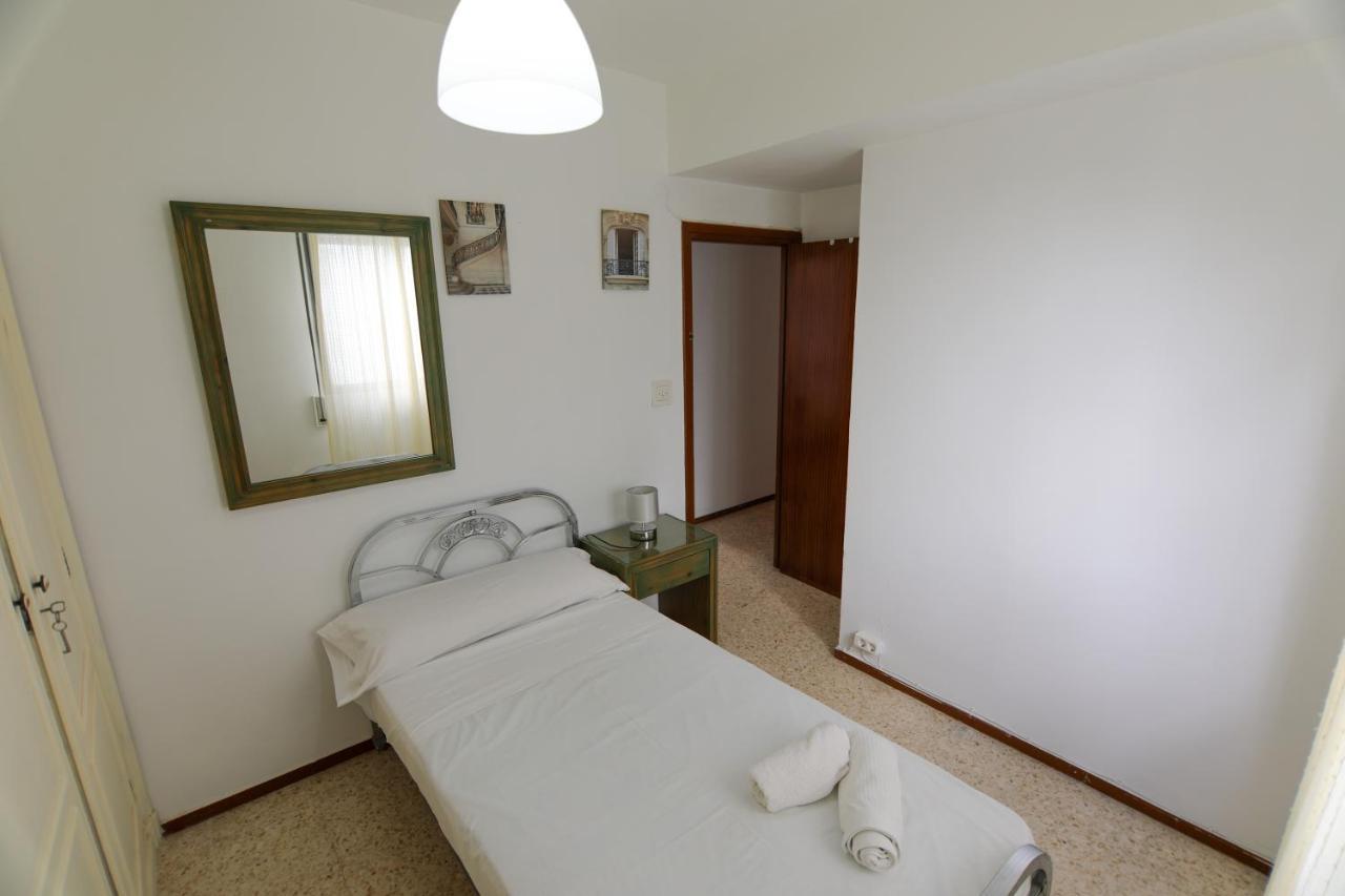 Rentalsevilla Apartamento Luminoso Con 3 Dormitorios Exterior photo